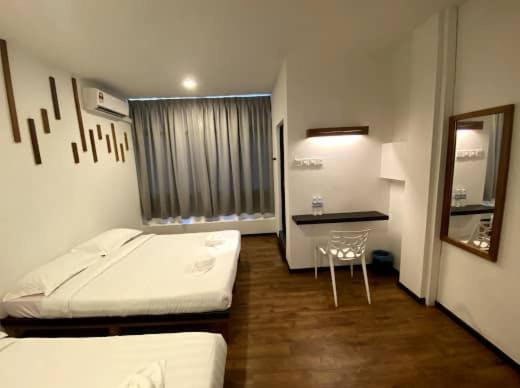 Kuching Hotel Exterior photo